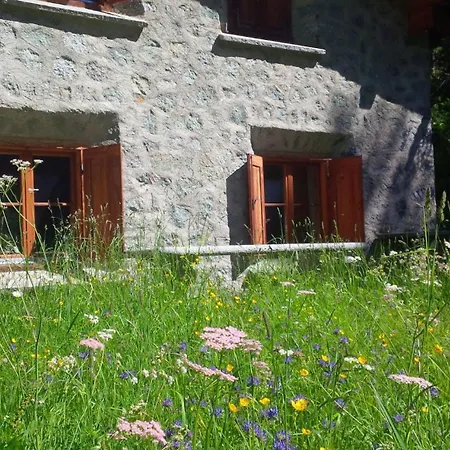 Alpehytte Gulas - La Punt-Chamues-ch