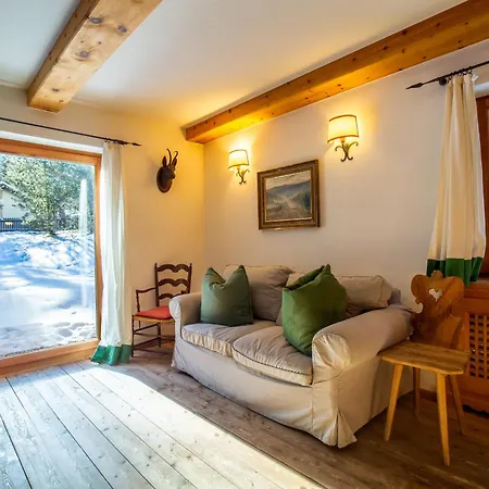 Chalet Gulas - *