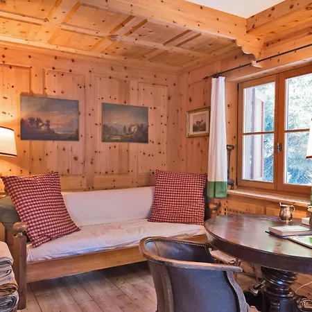 Chalet Gulas - La Punt-Chamues-ch