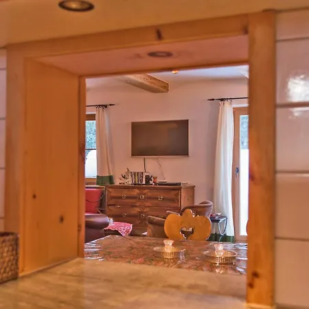 Chalet Gulas - *