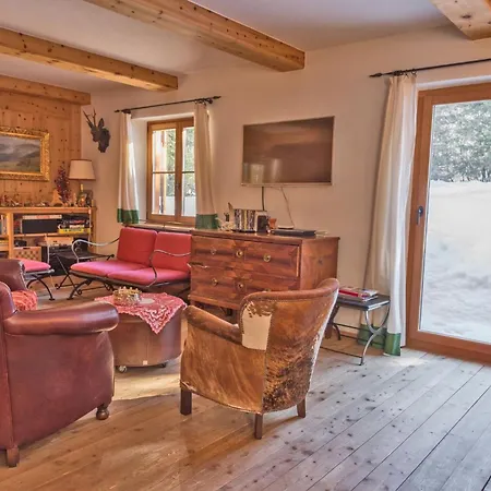 Chalet Gulas - *
