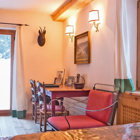Chalet Gulas - *