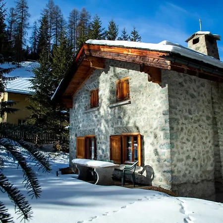Chalet Gulas - *